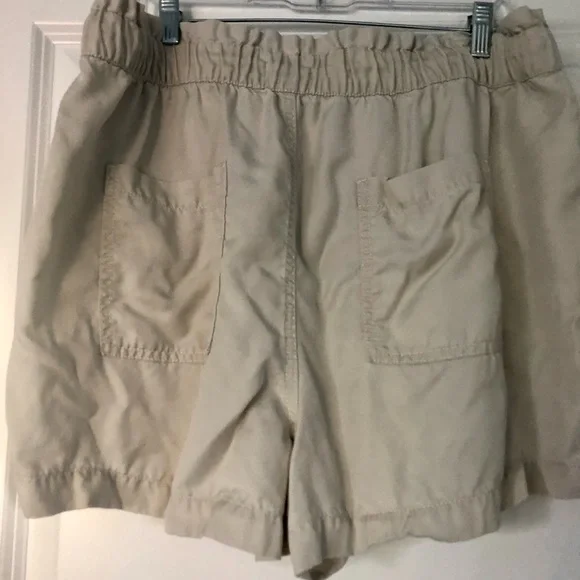 EUC LOFT Khaki Linen High wasted Shorts (XL) 🩳 - Picture 3 of 4